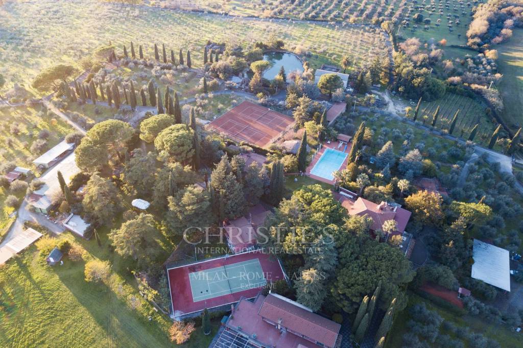 Villa in vendita a Tivoli strada San Vittorino