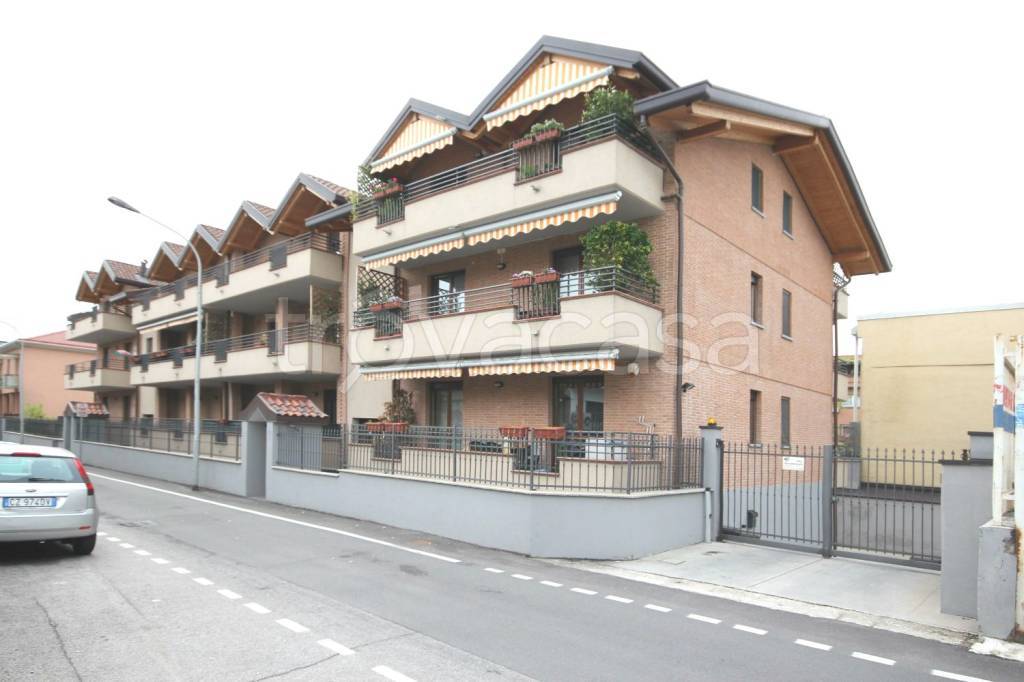 Appartamento in vendita a Cinisello Balsamo via Legnone, 13