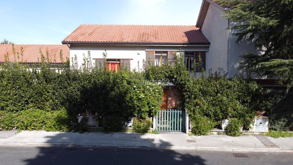 Villa a Schiera in vendita a Recanati viale Giovanni Amendola, 12