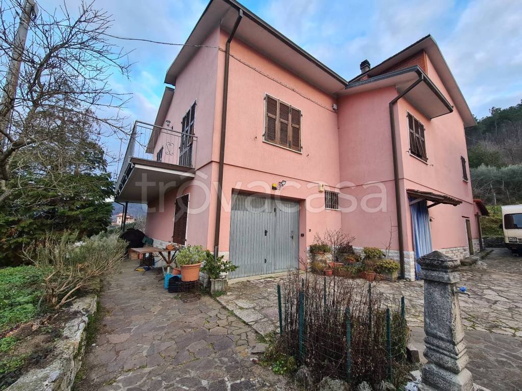 Villa in vendita a Beverino località Scortica