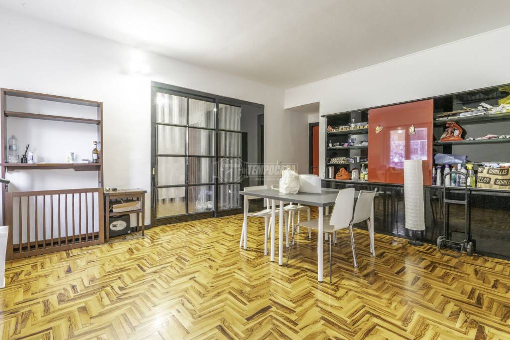 Appartamento in vendita a Milano via Rimini 11