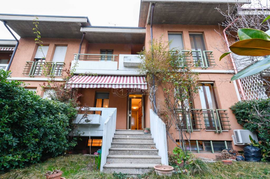 Villa a Schiera in vendita a Desenzano del Garda via Michelangelo