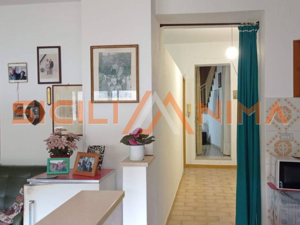 Casa Indipendente in vendita a Condrò via Roma, 26