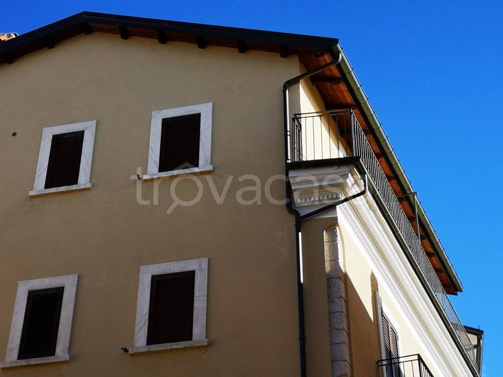 Appartamento in vendita a Rocca di Mezzo via Scansa, 2