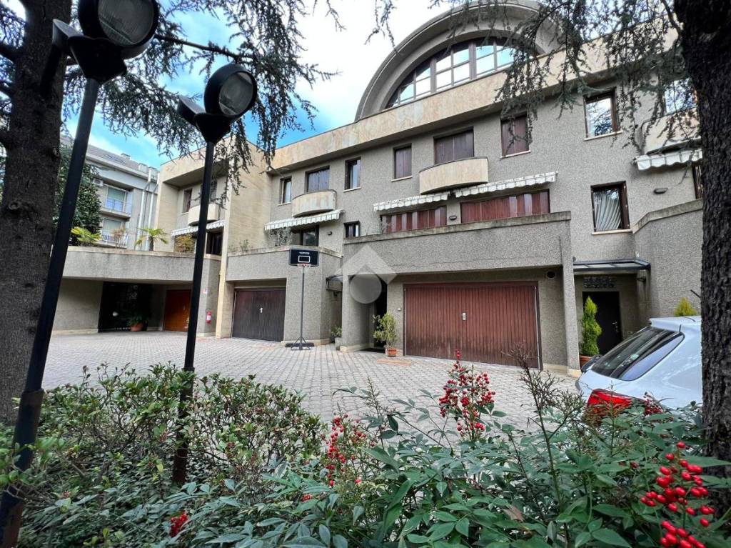 Villa in vendita a Novara corso Torino, 43