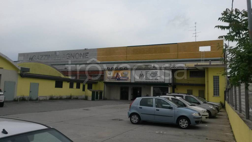 Capannone Industriale in vendita a Novara viale Gherzi Luigi, 3