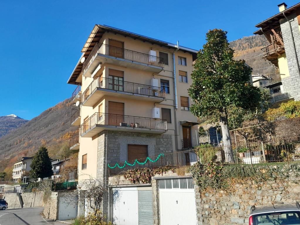 Appartamento in vendita a Montagna in Valtellina via Poncerini