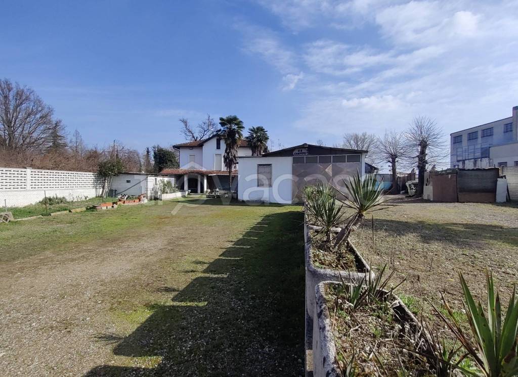 Villa in vendita a Zibido San Giacomo strada Provinciale dei Giovi, 67