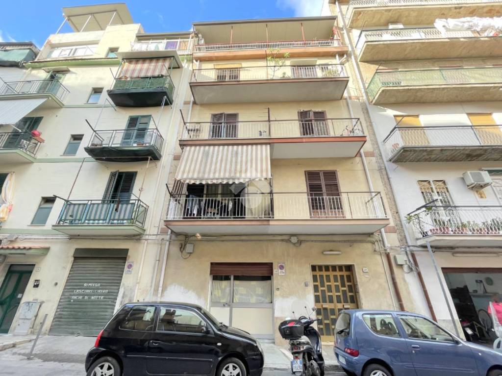 Appartamento in vendita a Palermo via Scillato, 47