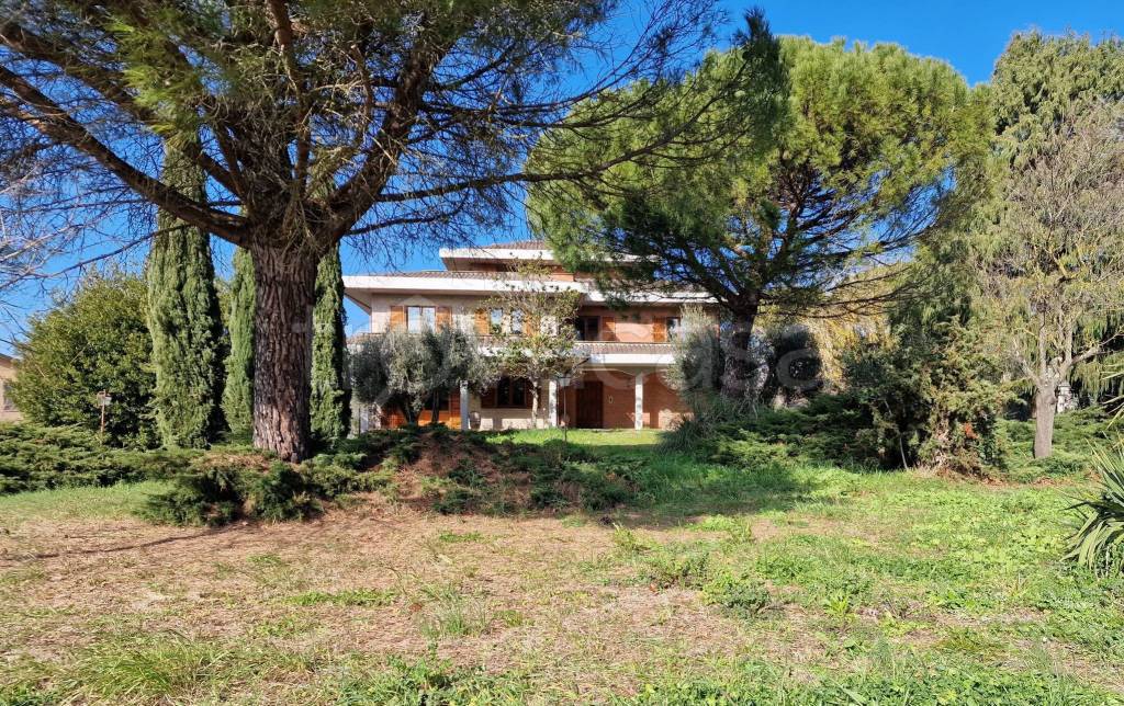 Villa in vendita a Castiglione del Lago viale Perugia