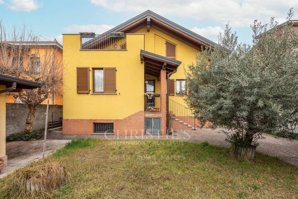Villa in vendita a Pogliano Milanese via Ugo Foscolo