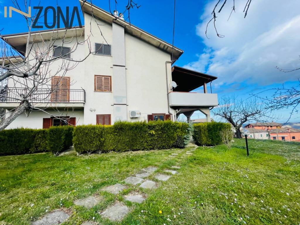 Villa in vendita a Torricella Sicura frazione Borgonovo, 11
