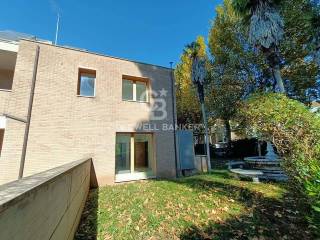 Casa indipendente in vendita a sutri viale g. marconi