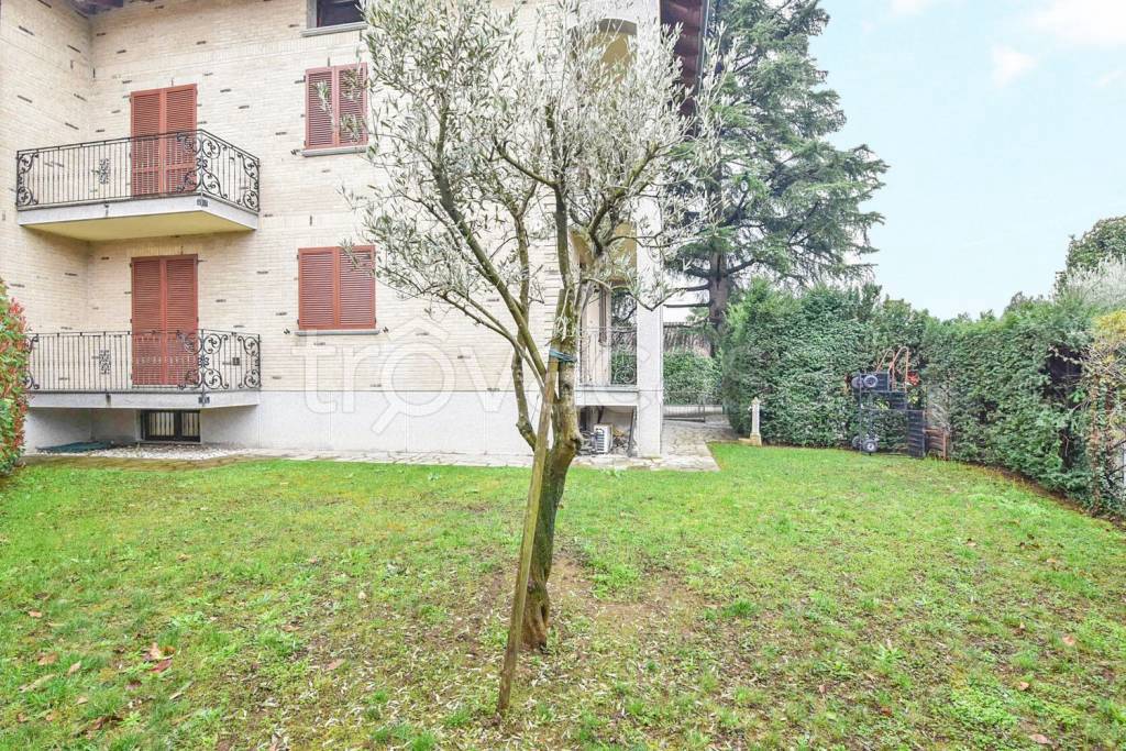 Villa Bifamiliare in vendita a Seregno via dei Buttafava, 3A