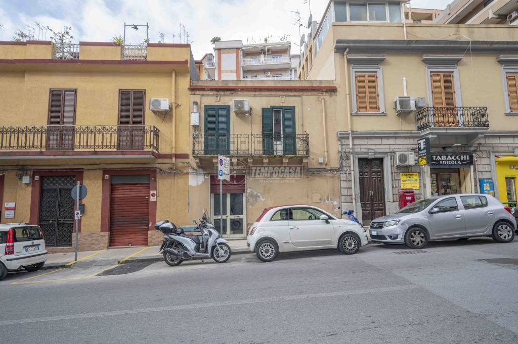 Negozio in vendita a Messina viale principe umberto