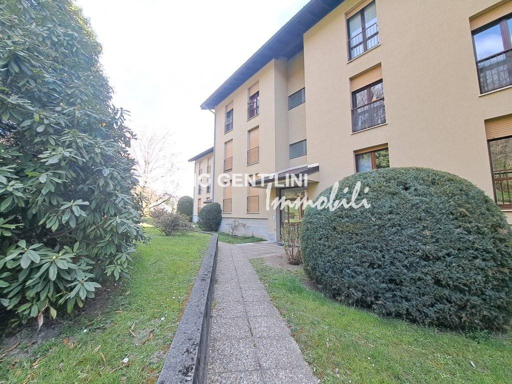 Appartamento in vendita a Laveno-Mombello via g. Andlovitz, 29