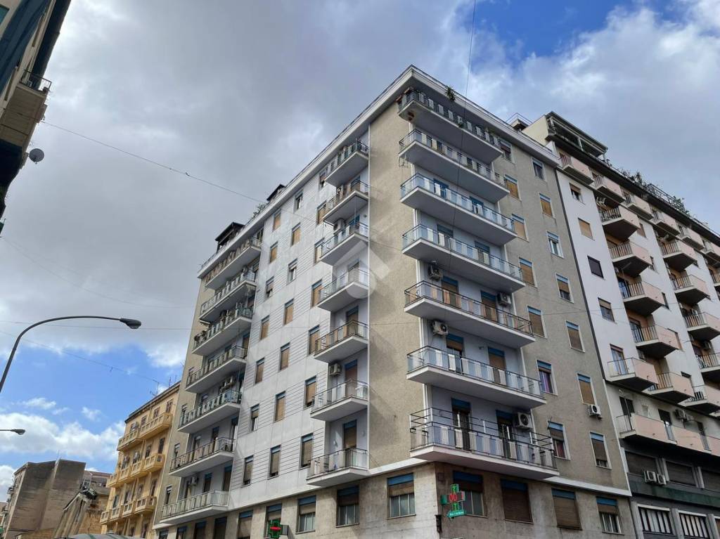 Appartamento in vendita a Palermo via Imera, 3