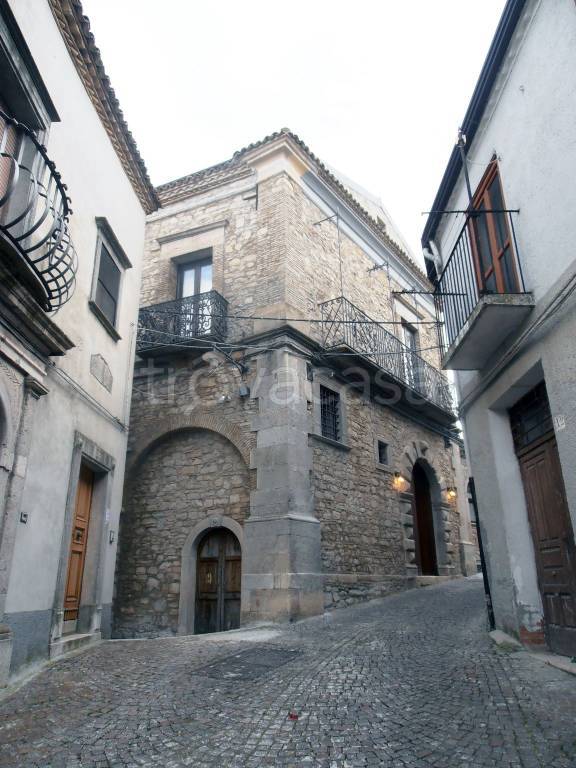 Casa Indipendente in in vendita da privato a Castelluccio Valmaggiore via Umberto I, 19