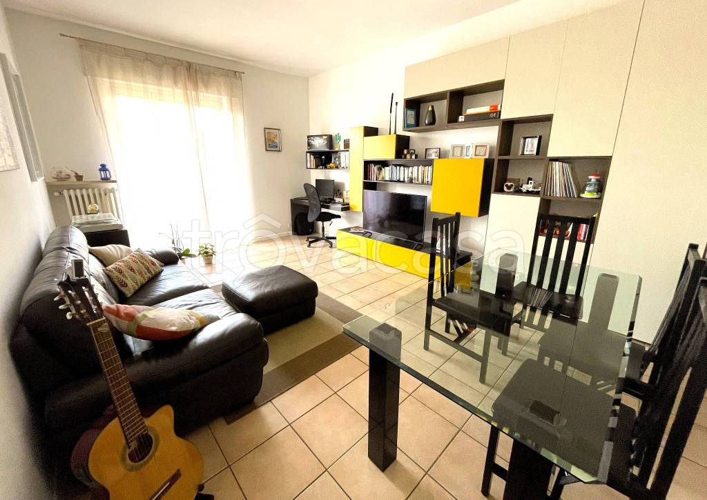 Appartamento in vendita a Pavia via Umberto Olevano, 47