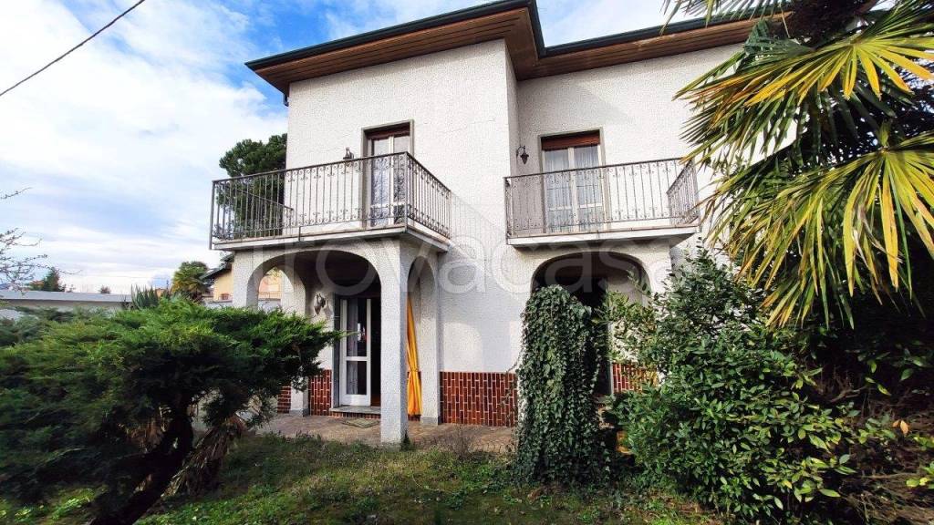 Villa in vendita a Castiglione Olona via Enrico Fermi