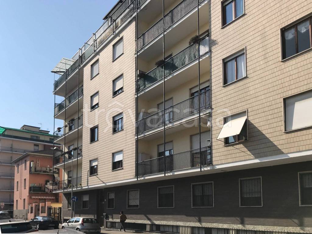 Appartamento in vendita ad Alessandria via Sebastiano Rivolta, 13