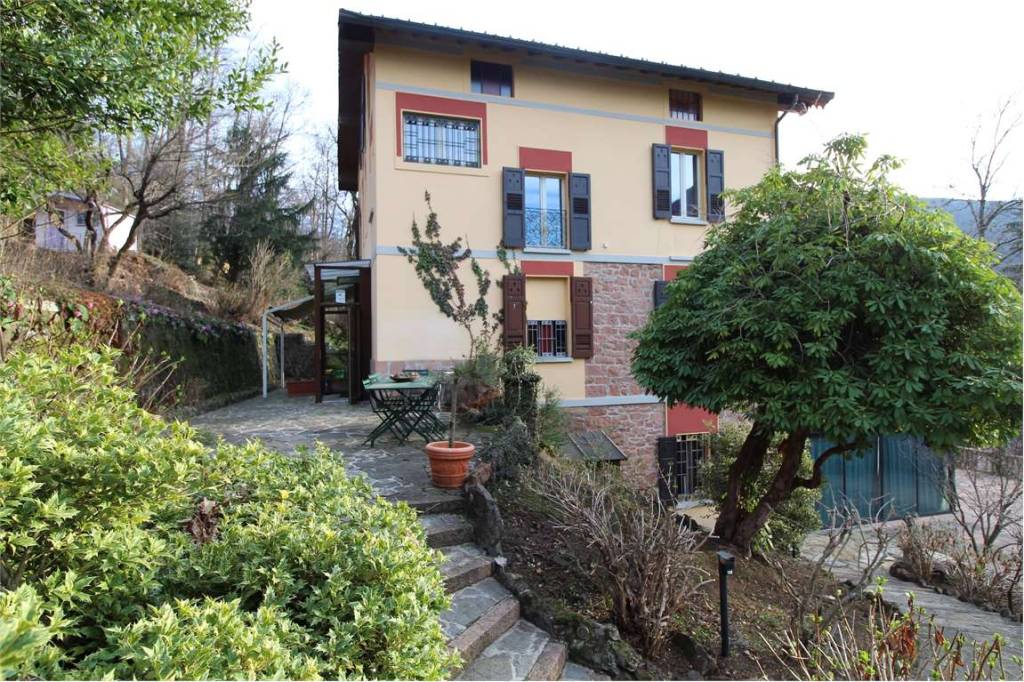 Villa in vendita a Valganna