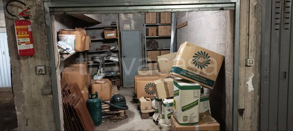 Garage in vendita a Roma via Gaetano Mazzoni, 22