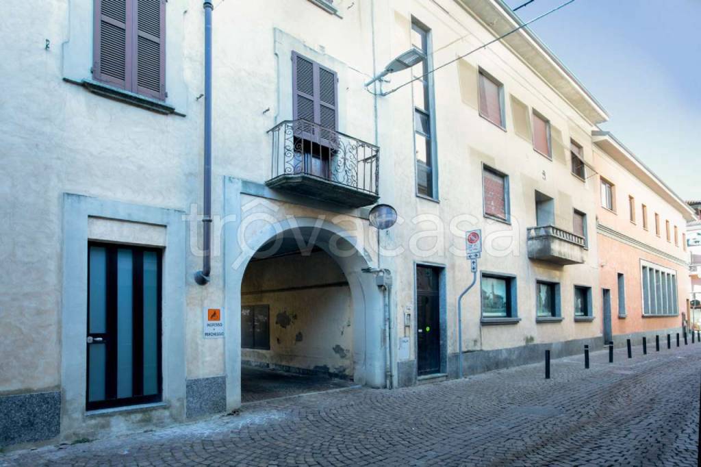 Appartamento in vendita a Borgomanero via s. Giovanni 10