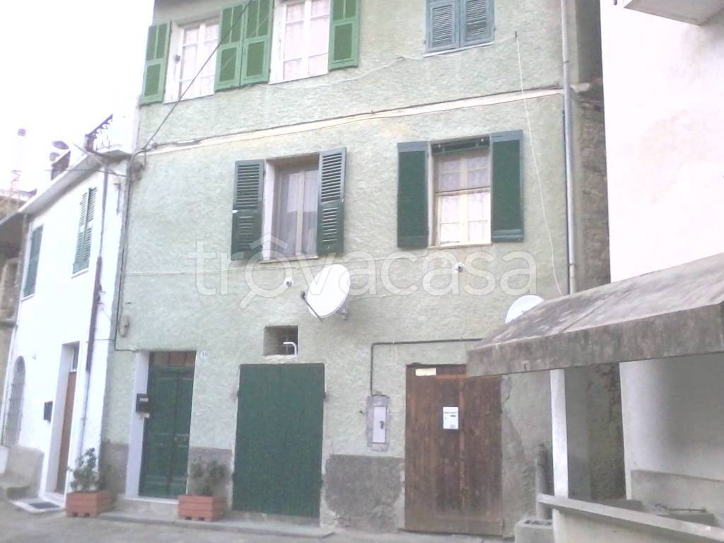 Intero Stabile in in vendita da privato a Pieve di Teco via San Lorenzo, 16