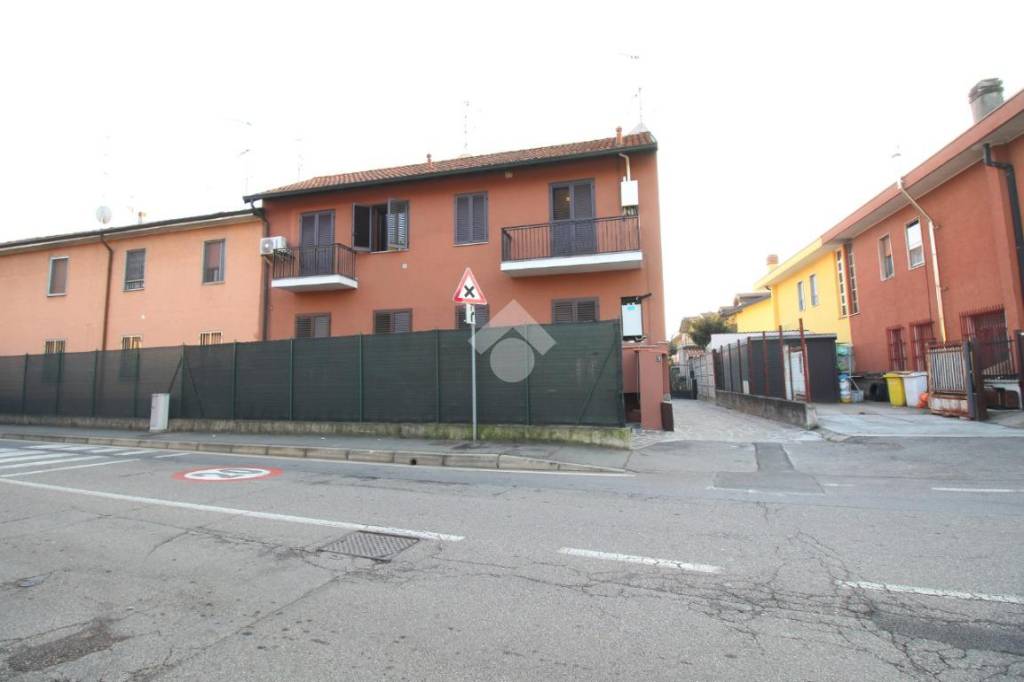 Casa Indipendente in vendita a Rho via Lodovico Ariosto, 3