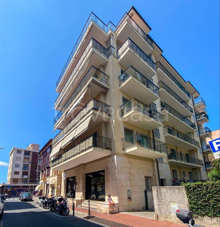 Appartamento in in vendita da privato a Bordighera via Vittorio Veneto, 17
