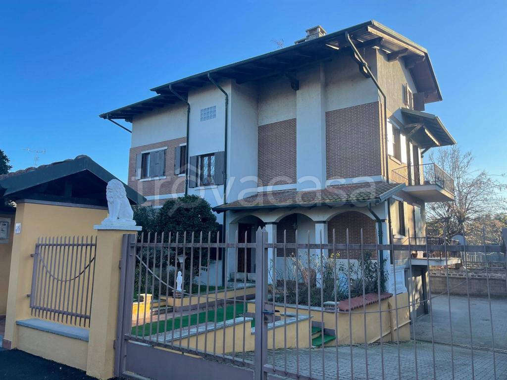 Villa Bifamiliare in vendita a Caresanablot via Aldo Moro, 36