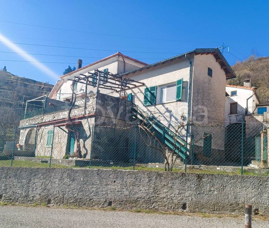 Casa Indipendente in vendita a Varese Ligure località Ghiggeri