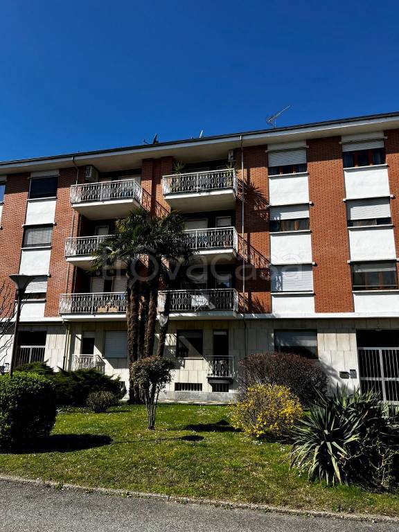 Appartamento in vendita a Santhià corso Sant'Ignazio da Santhià, 10