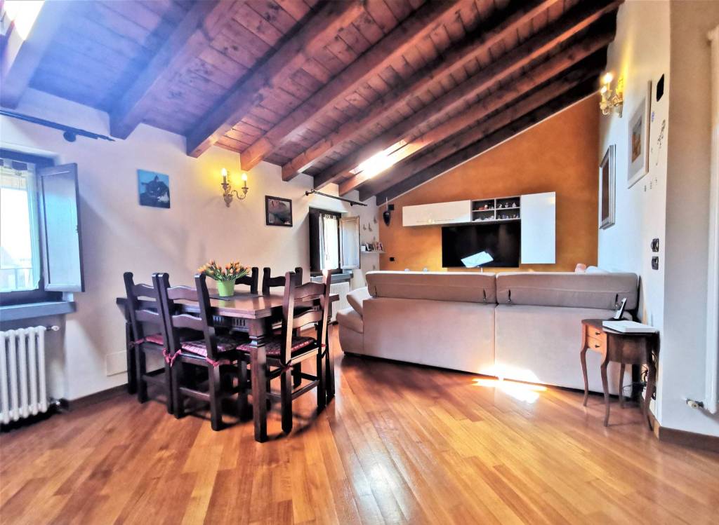 Appartamento in vendita a Palazzolo sull'Oglio via Luigi Einaudi, 10