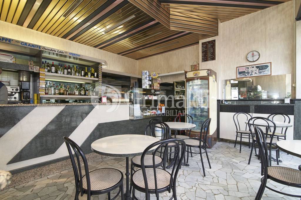 Bar in vendita a Monza via Francesco Baracca, 17