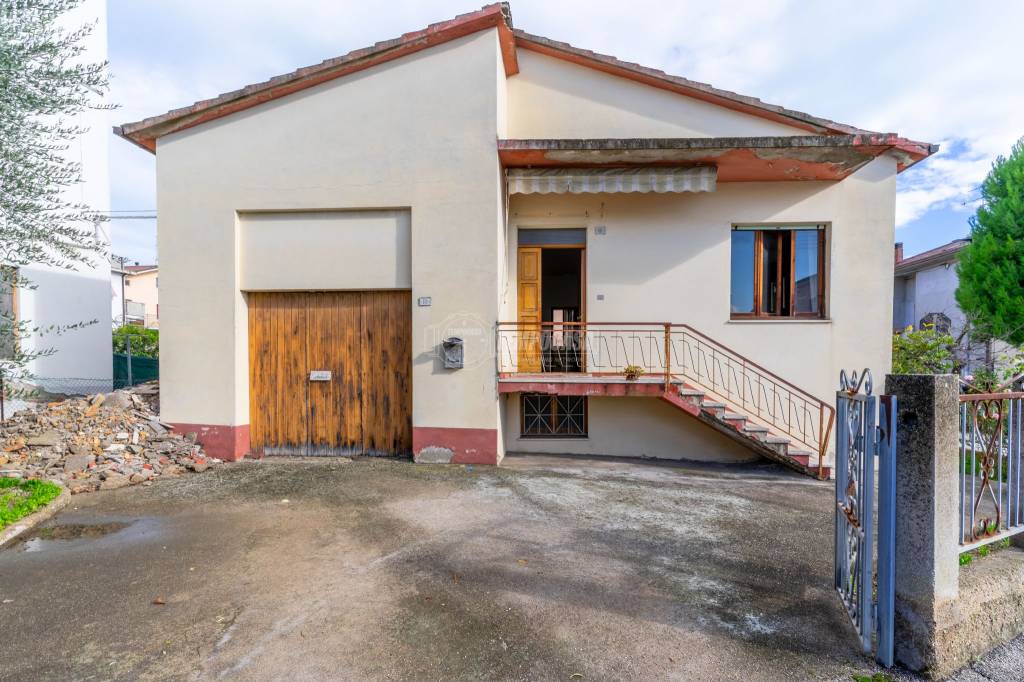 Casa Indipendente in vendita a Civitanova Marche via del Torrione 12