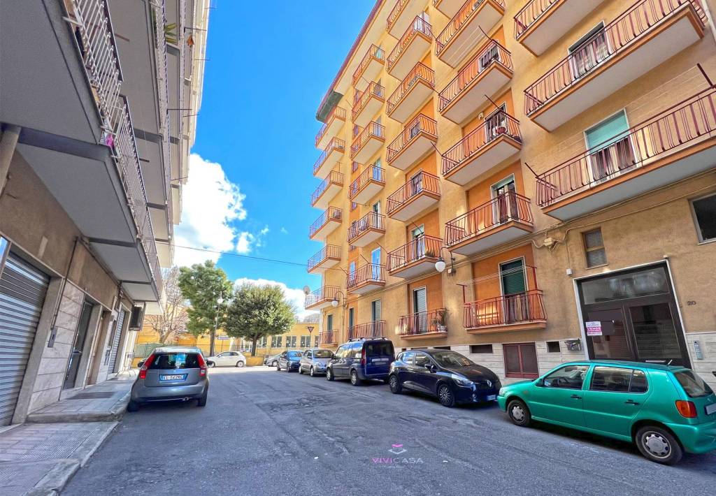 Appartamento in vendita a Putignano via Bir el Gobi