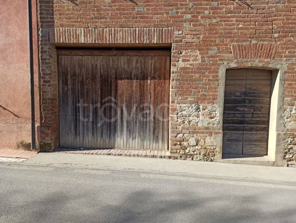 Garage in vendita a Castiglione del Lago via Giuseppe Garibaldi