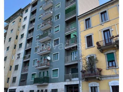 Appartamento in vendita a Milano viale Cassala, 3