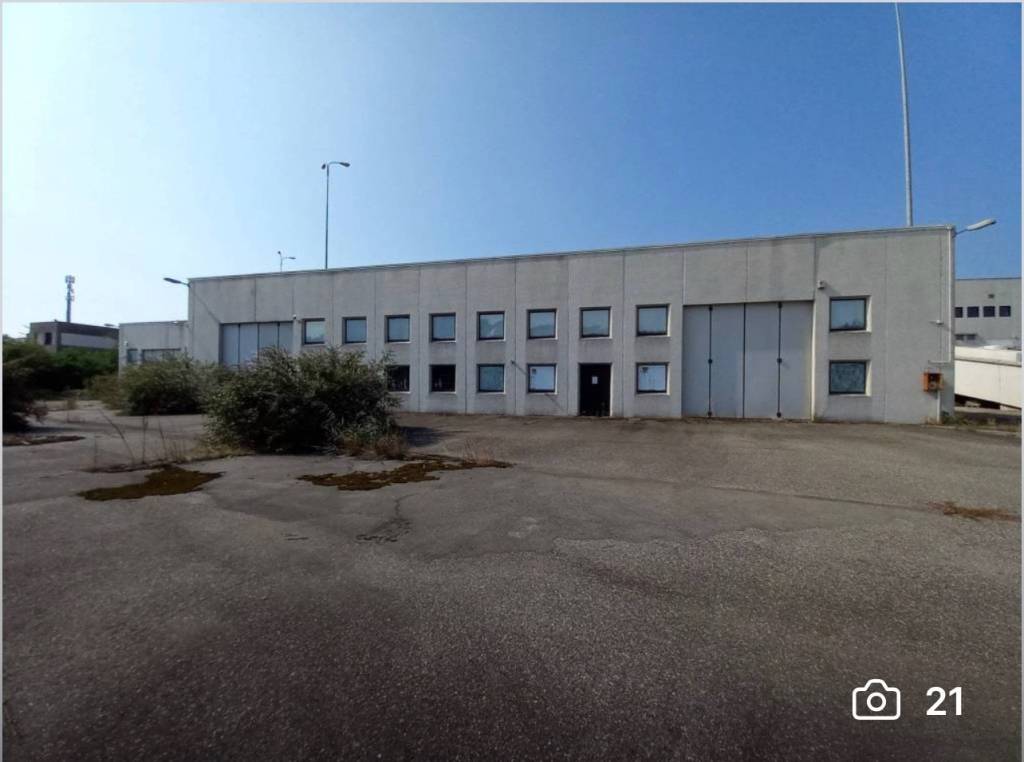 Capannone Industriale in in affitto da privato a Varallo Pombia via Mirabella, 13a