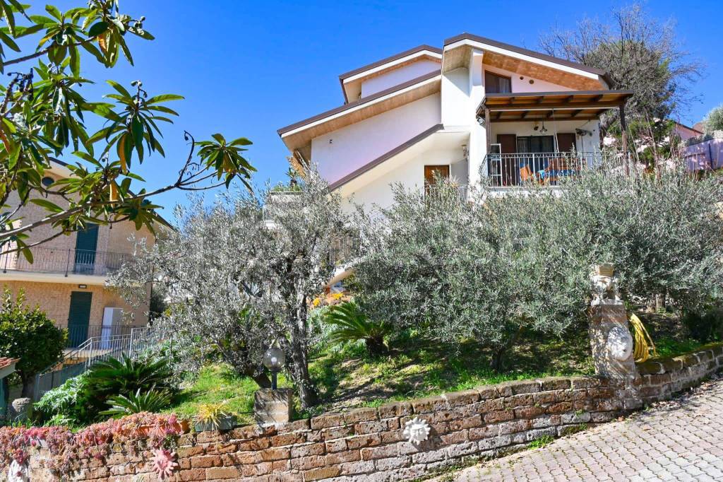Villa in in vendita da privato a Campofilone via Aristide Bernardini
