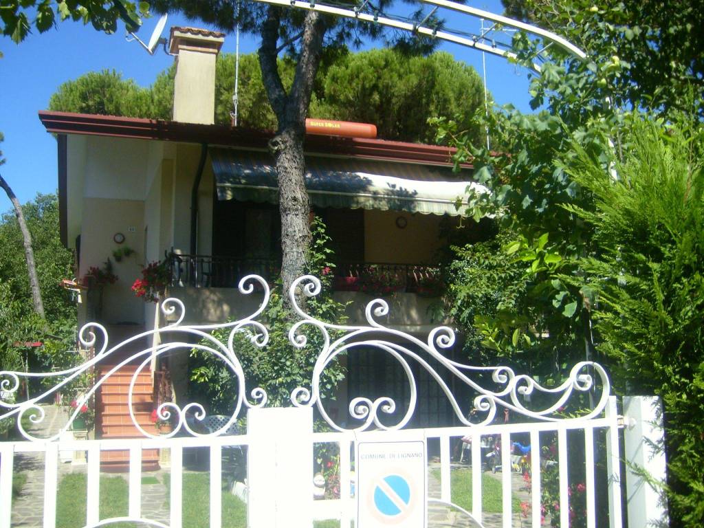 Villa Bifamiliare in in vendita da privato a Lignano Sabbiadoro via Lungomare Riccardo Riva, 60