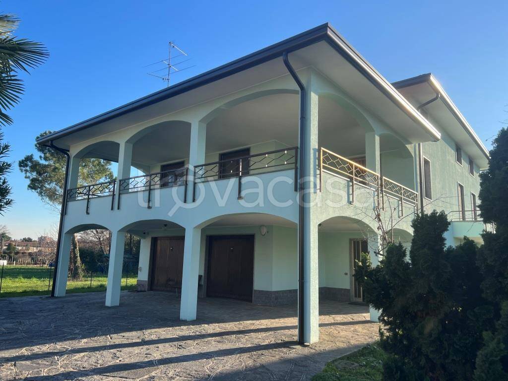 Villa in vendita a Robbiate via Indipendenza, 65