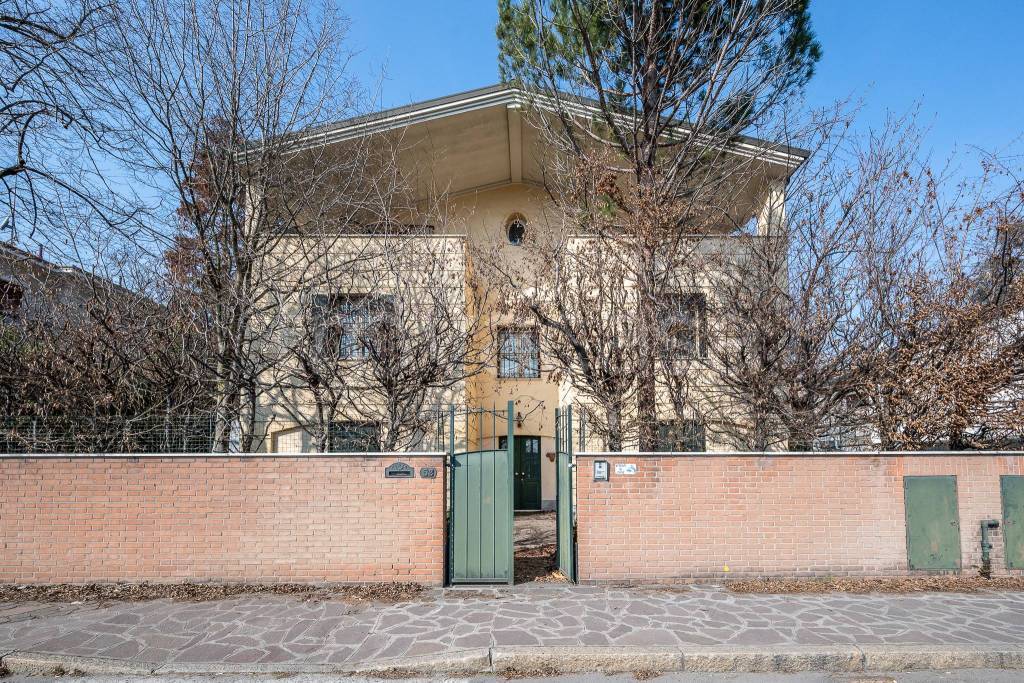 Villa in vendita a Modena via Marzabotto, 52