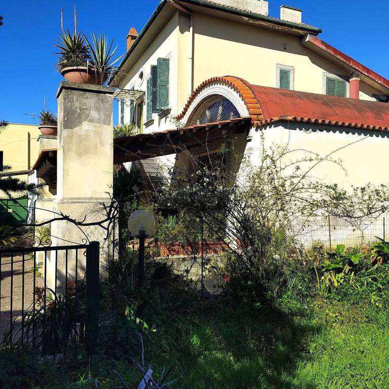 Villa in vendita a Pozzuoli via Vicinale Campana