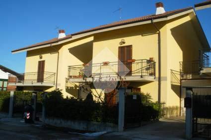 Villa a Schiera in vendita a Carignano via Padre Reynaud, 15