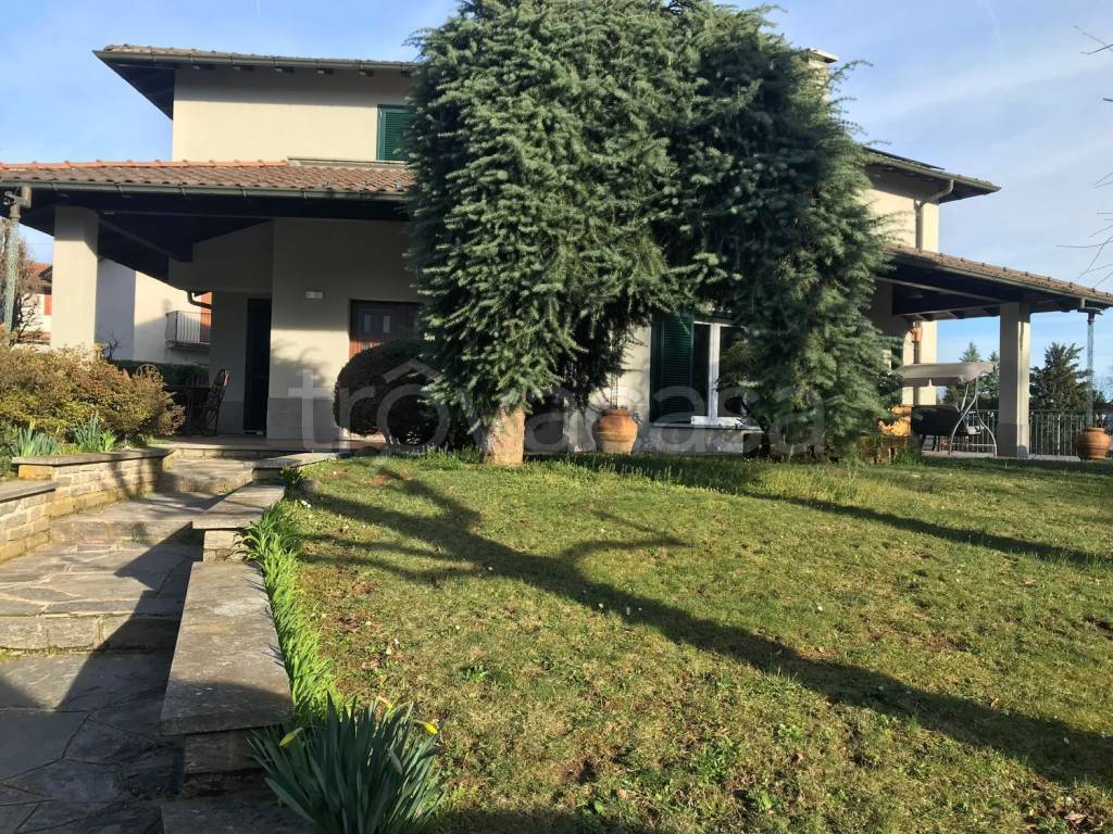 Villa in vendita a Vedano Olona via Monte Generoso