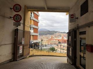 Garage in affitto a genova via leonardo montaldo, 48r