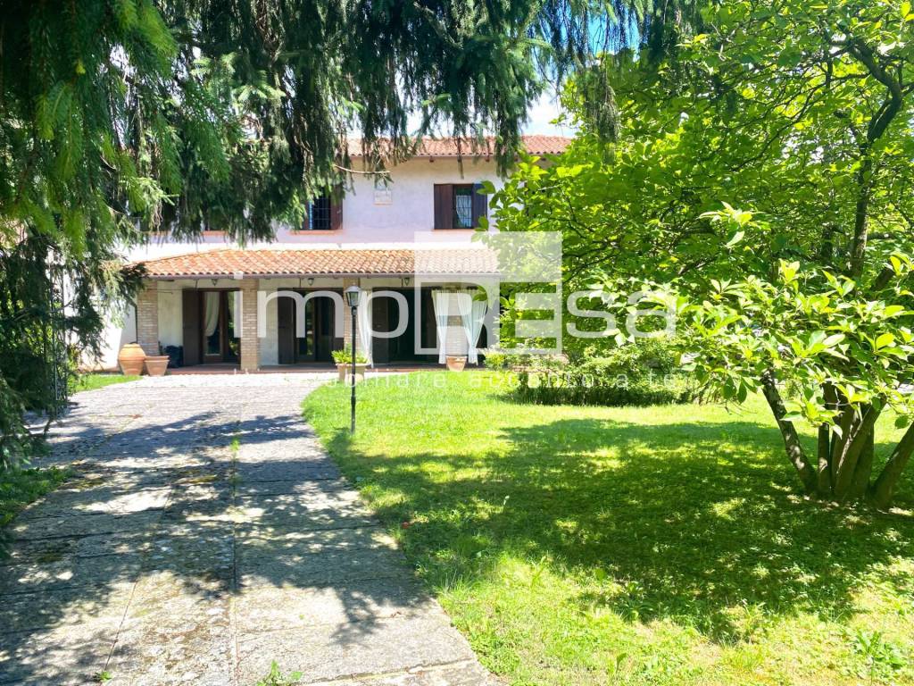 Villa Bifamiliare in vendita a Scorzè via Vecchia Moglianese, 101